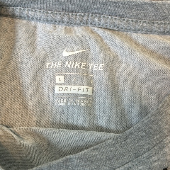 Mens Nike shirt - Picture 3 of 3